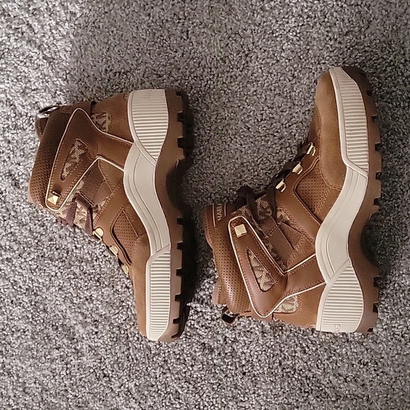 MICHAEL MICHAEL KORS Brooke Leather and Logo Boot - Picture 4 of 13